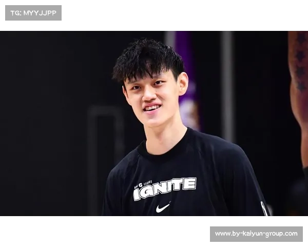 篮网队抵达澳门展开训练 曾凡博亮相成为焦点引关注 篮网队抵达澳门展开训练 曾凡博亮相成为焦点引关注