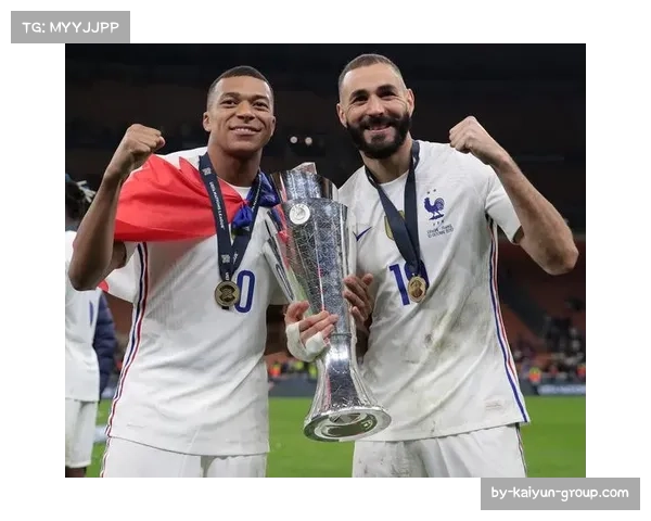 皇马依靠姆巴佩引领进攻 本泽马离队后球队战术变化与影响分析